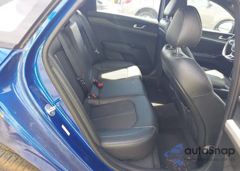 2021 Kia K5 Gt-Line z USA, uszkodzony, nr VIN 5XXG64J20MG019673